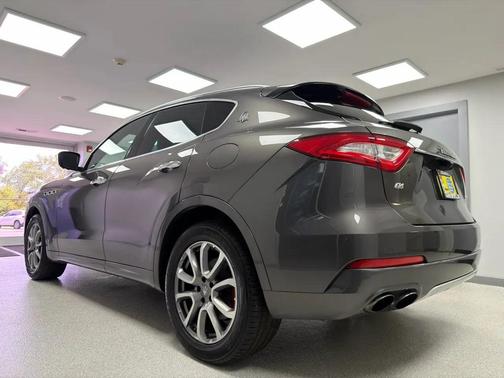 GRAY 2017 Maserati Levante Base