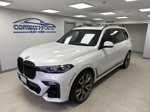 2021 BMW X7 M50i