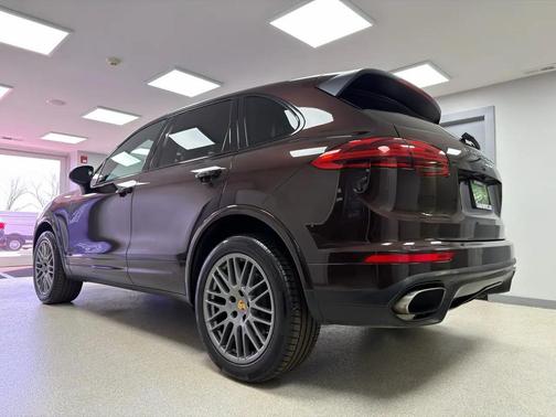 2018 Porsche Cayenne Platinum Edition
