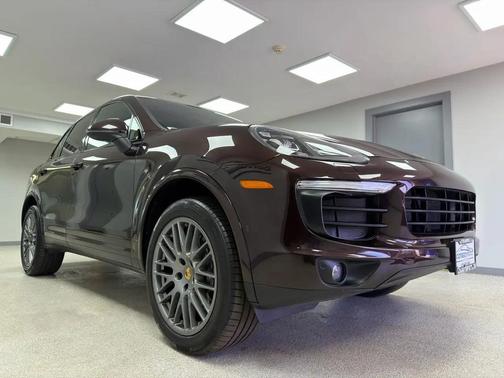 2018 Porsche Cayenne Platinum Edition