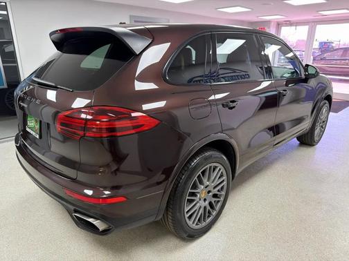 2018 Porsche Cayenne Platinum Edition