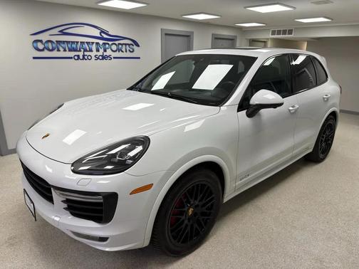 2016 Porsche Cayenne GTS