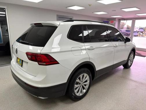 WHITE 2019 Volkswagen Tiguan 2.0T S