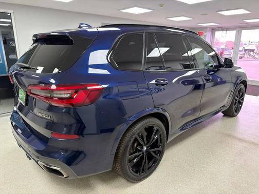 2020 BMW X5 M50i