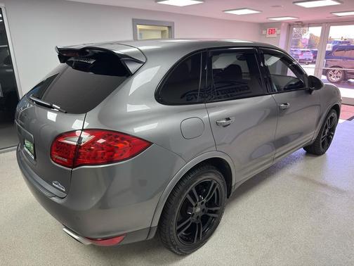 2014 Porsche Cayenne Platinum Edition
