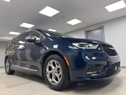 2022 Chrysler Pacifica Limited