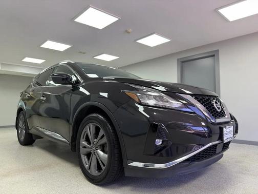 Magnetic Black Pearl 2019 Nissan Murano Platinum