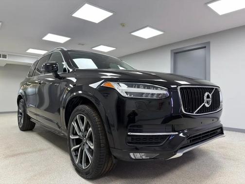2019 Volvo XC90 T6 Momentum
