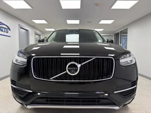 2019 Volvo XC90 T6 Momentum
