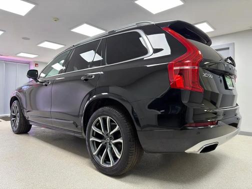 2019 Volvo XC90 T6 Momentum
