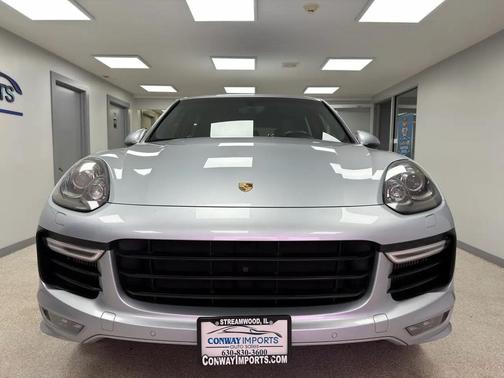 Rhodium Silver Metallic 2016 Porsche Cayenne GTS