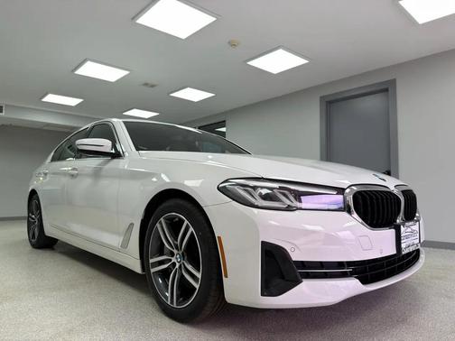 Alpine White 2023 BMW 530 i xDrive