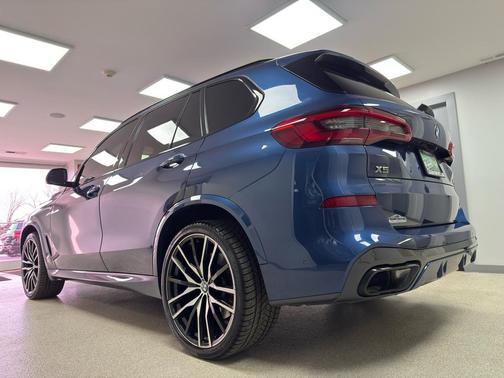 2020 BMW X5 M50i