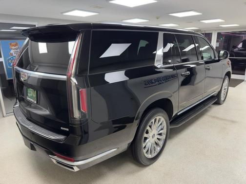 2022 Cadillac Escalade ESV Premium Luxury