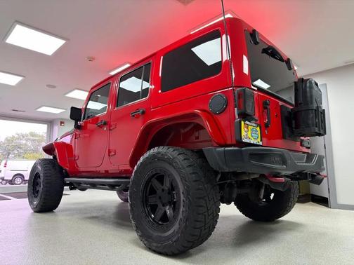 Firecracker Red Clearcoat 2017 Jeep Wrangler Unlimited Rubicon