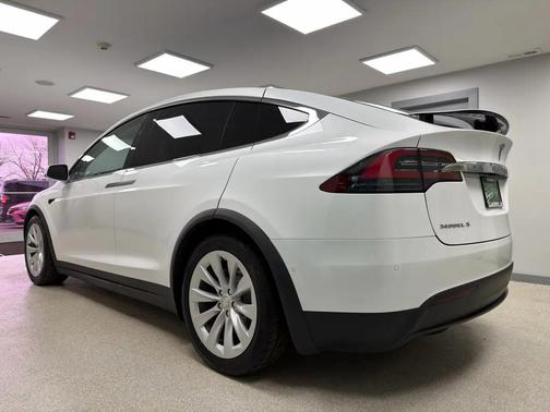2017 Tesla Model X 90D