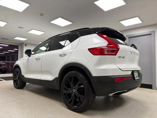 2019 Volvo XC40 T5 R-Design