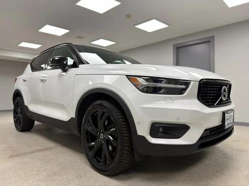 2019 Volvo XC40 T5 R-Design