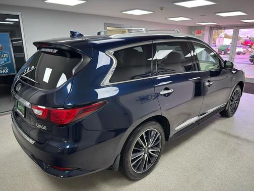 2016 INFINITI QX60 Base