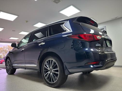 2016 INFINITI QX60 Base