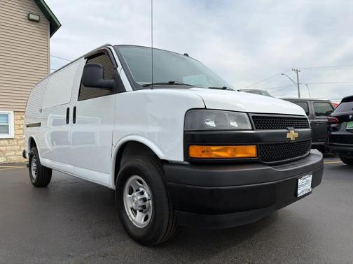 Summit White 2022 Chevrolet Express 2500 LT