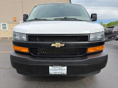 Summit White 2022 Chevrolet Express 2500 LT