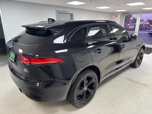 2017 Jaguar F-PACE S
