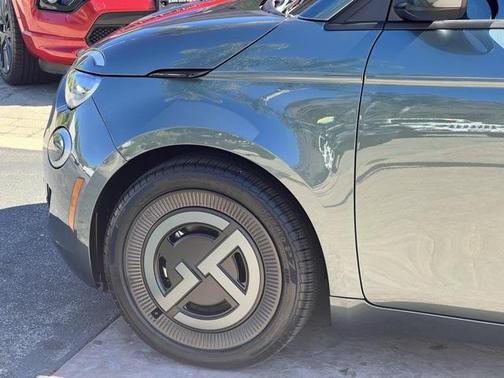 2025 FIAT 500e Giorgio Armani FWD
