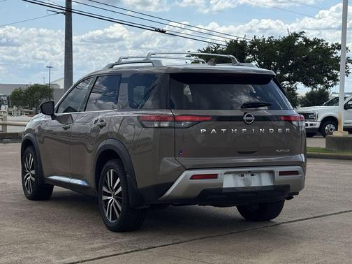 Baja Storm 2023 Nissan Pathfinder Platinum