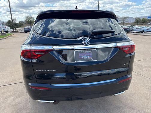 2022 Buick Enclave Essence