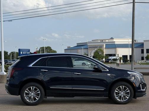 Dark Moon Blue Metallic 2021 Cadillac XT5 Premium Luxury