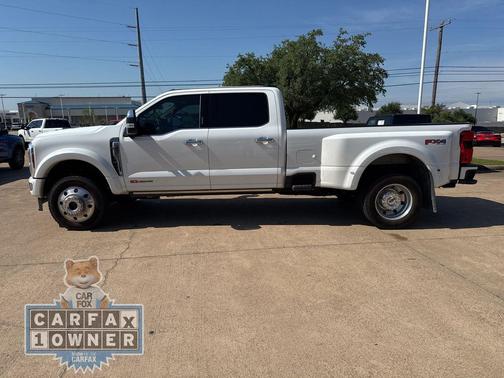 White Metallic 2024 Ford F-450 Platinum