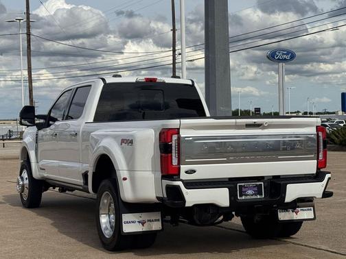 White Metallic 2024 Ford F-450 Platinum