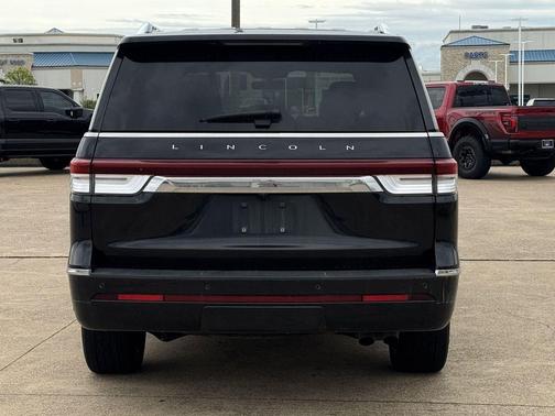 Black Metallic 2022 Lincoln Navigator Reserve