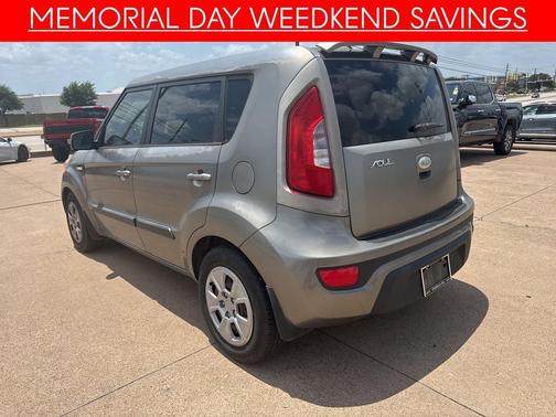 Titanium Pearl Metallic 2013 Kia Soul Base