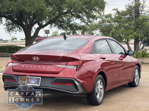 Ultimate Red 2025 Hyundai ELANTRA SE