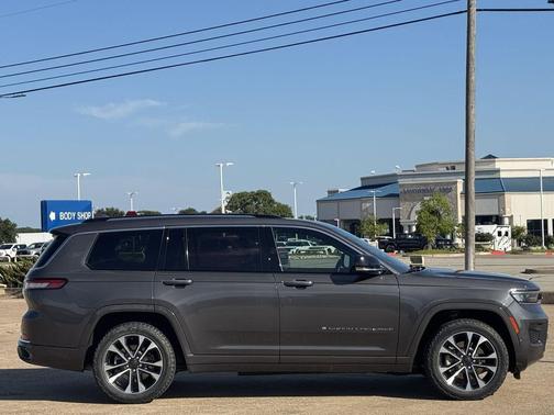 Baltic Gray Metallic Clearcoat 2021 Jeep Grand Cherokee L Overland