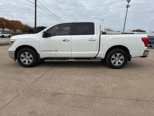 2018 Nissan Titan SV