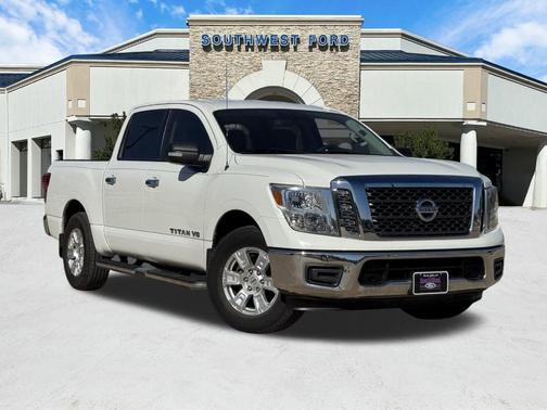 2018 Nissan Titan SV