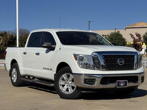 2018 Nissan Titan SV