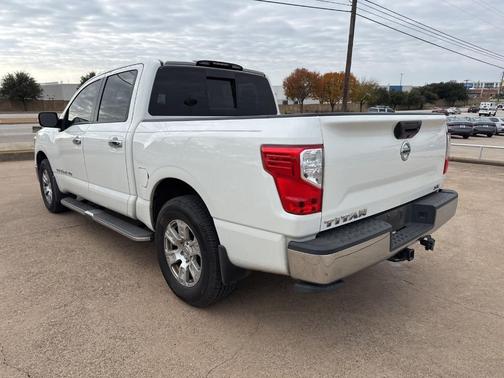 2018 Nissan Titan SV