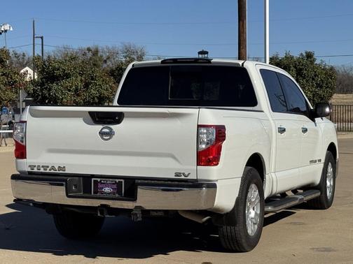 2018 Nissan Titan SV