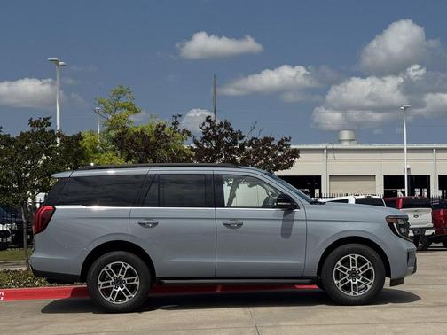 Glacier Gray Metallic Tri-Coat 2026 Ford Expedition Active