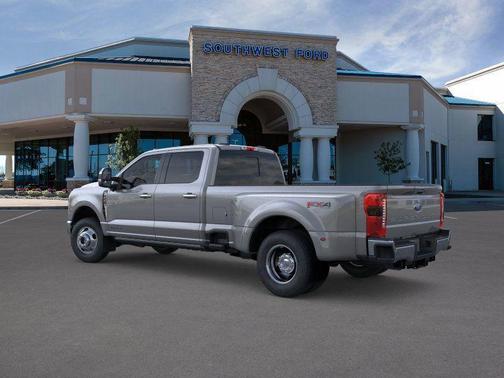 2025 Ford F-350 Lariat Super Duty
