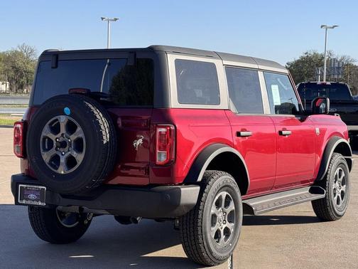 Ruby Red Met Tinted CC 2026 Ford Bronco Big Bend
