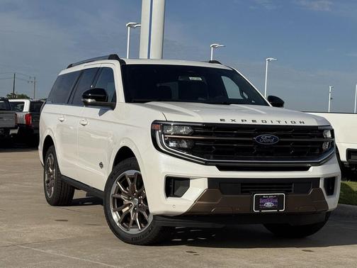 Star White Metallic Tri-Coat 2026 Ford Expedition Max King Ranch