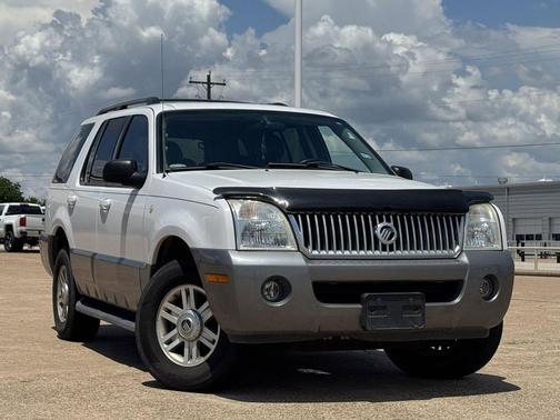White 2003 Mercury Mountaineer Convenience
