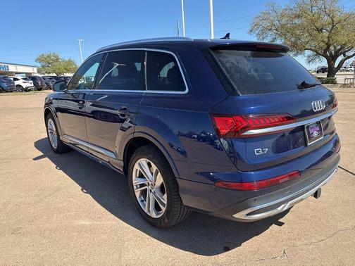 2021 Audi Q7 55 Premium Plus