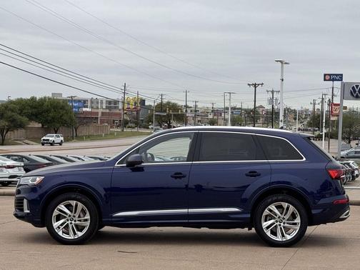 Navarra Blue Metallic 2021 Audi Q7 55 Premium Plus