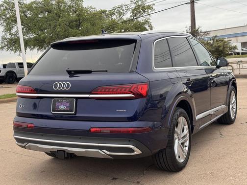 Navarra Blue Metallic 2021 Audi Q7 55 Premium Plus